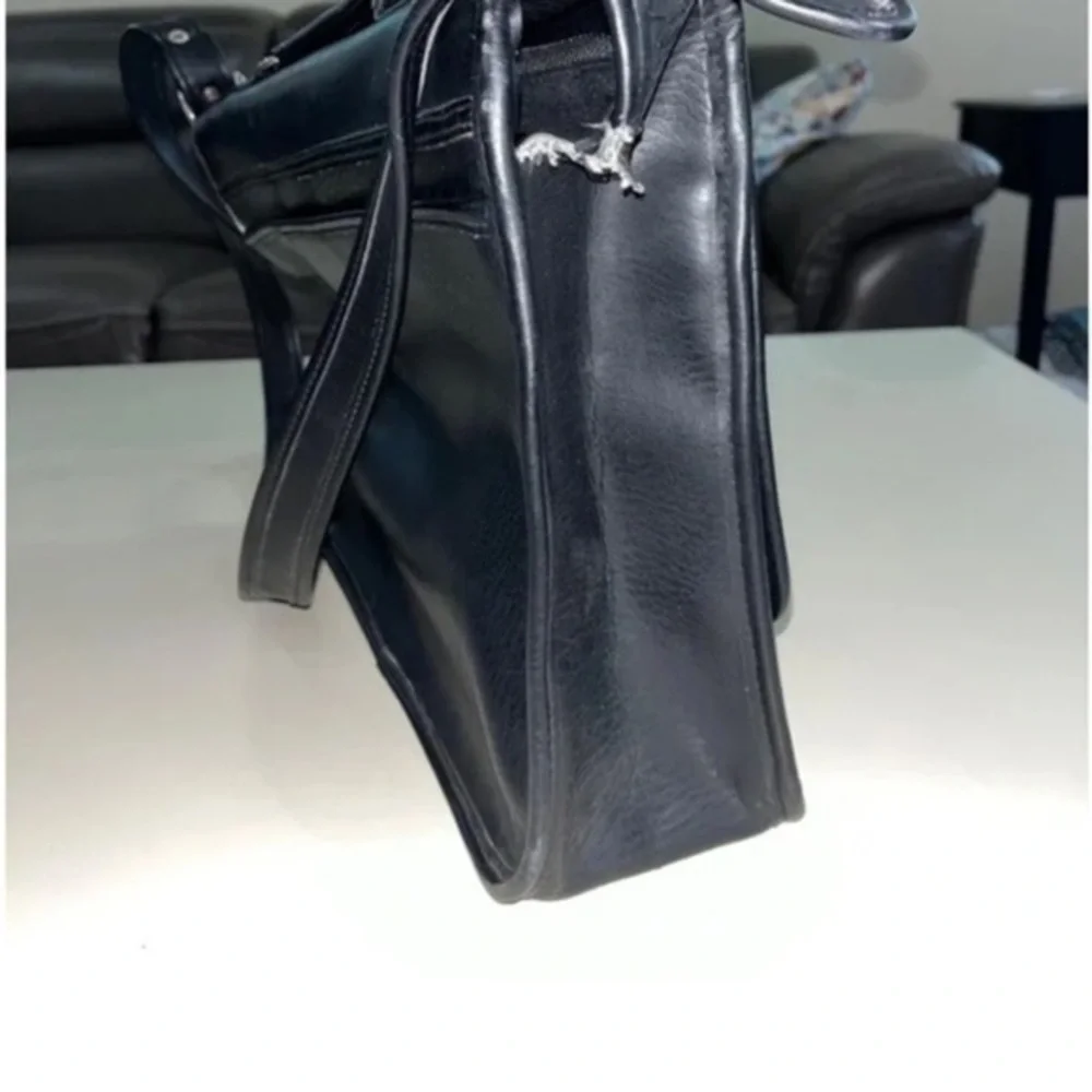 Coach Coach - Picture 15 of 15